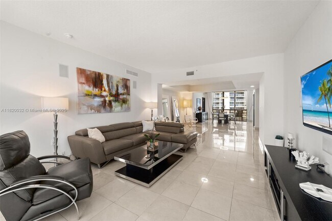 Building Photo - 16275 Collins Ave