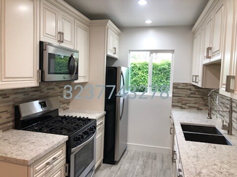 Foto del edificio - 7571 Willoughby Ave