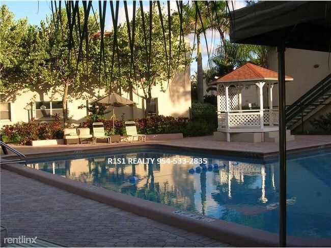 Building Photo - 2 br, 1 bath  - 5212 NE 6th Ave xxx