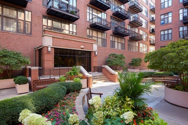 Building Photo - 333 W Hubbard St