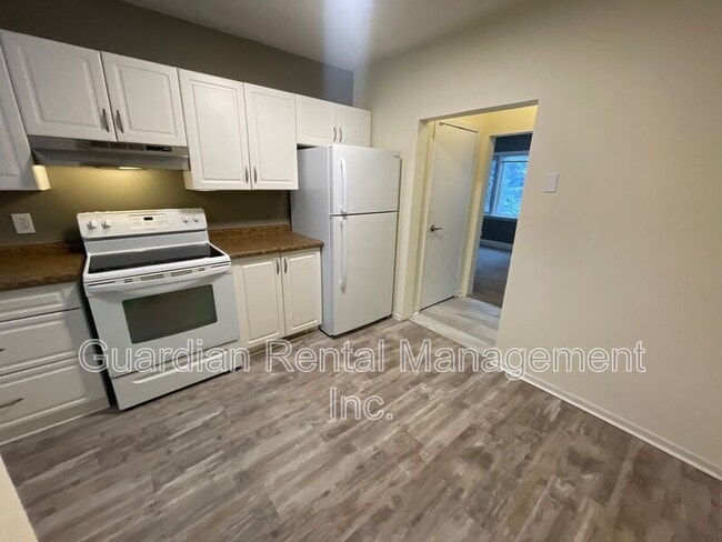 Building Photo - 135 Dorothy St