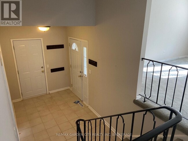 Building Photo - 9 Stonegate Dr