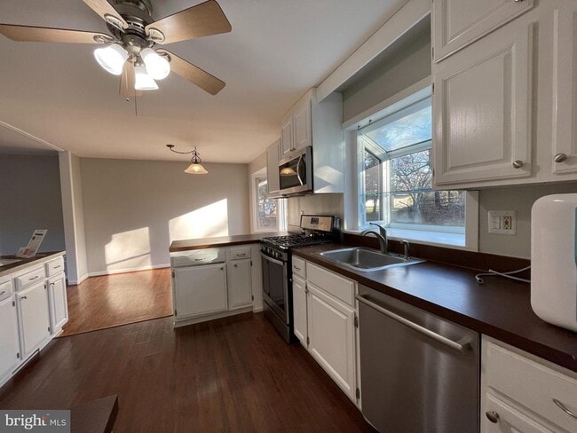 Foto del edificio - 7004 Wick Ln