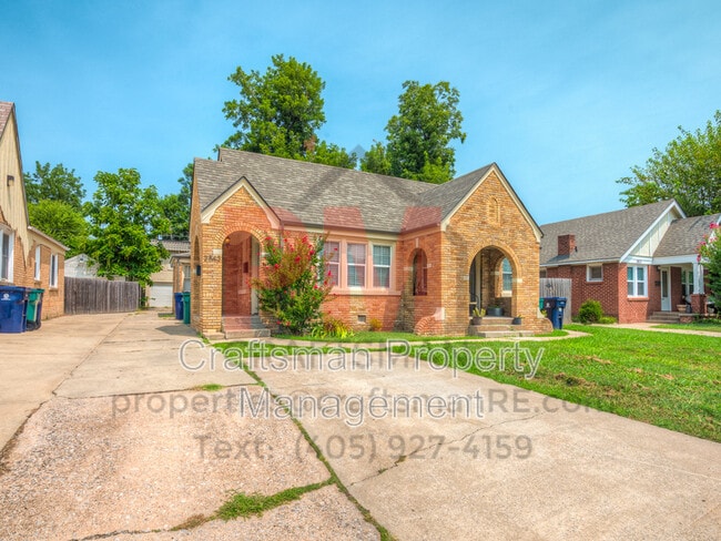 Building Photo - 2843 NW 18th St