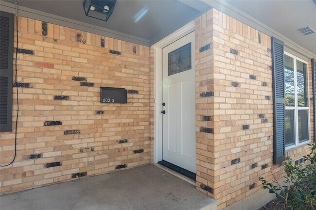 Foto del edificio - 602 N Morris St