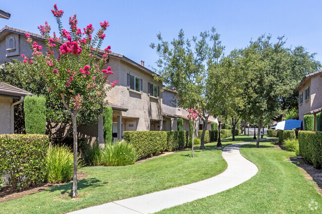 Courtyard - Nees Park Villas