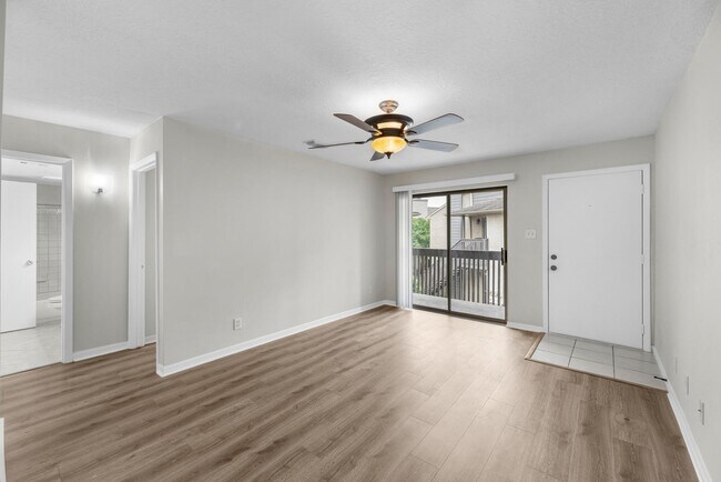 Foto del edificio - 1900 Bay Area Blvd