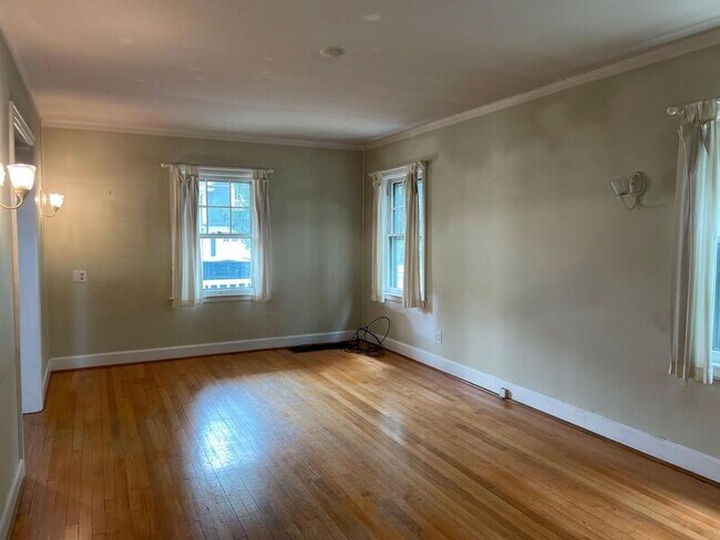 Foto del edificio - 927 Woodlawn Ave