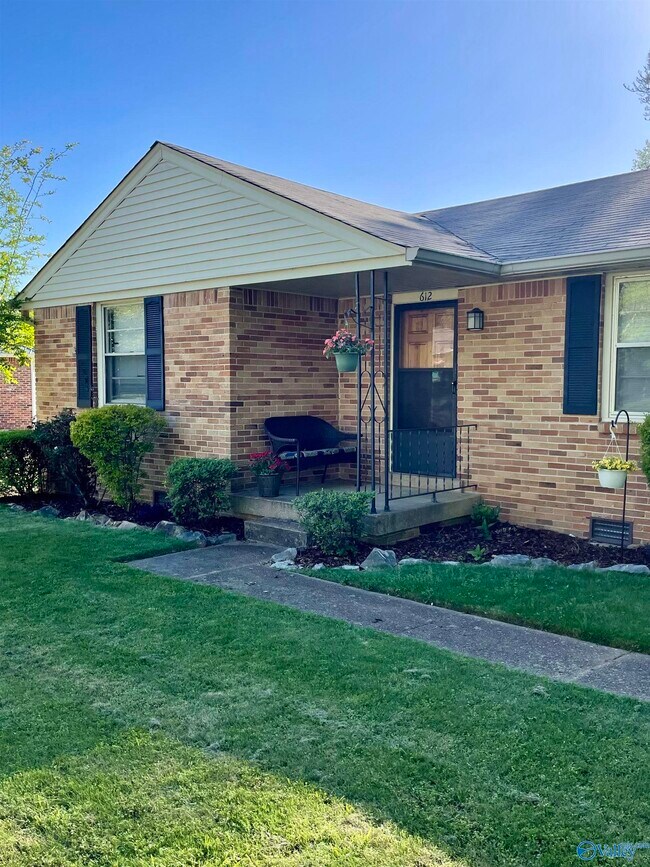 Foto del edificio - 612 Drummond Rd SW