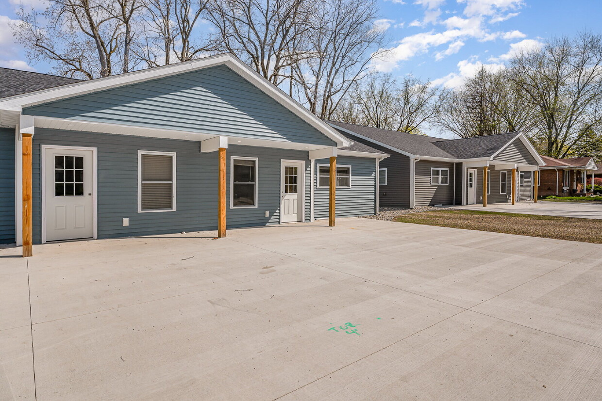 Foto principal - Newly Built 3-bedroom 2 bath Duplex $2200/...