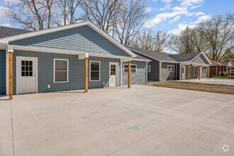 Building Photo - 501 Cherry St