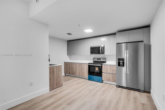 Foto del edificio - 3728 NW 19th Ave