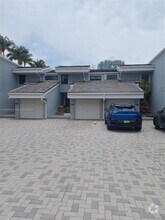 Building Photo - 255 Poinciana Island Dr
