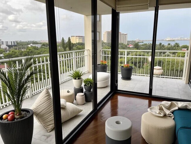 Foto del edificio - 1000 Quayside Terrace