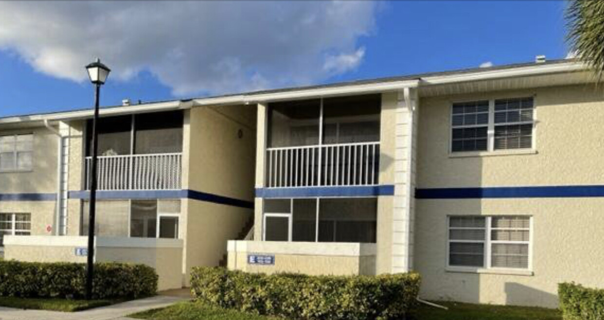 Foto principal - 1518 SE Royal Green Cir
