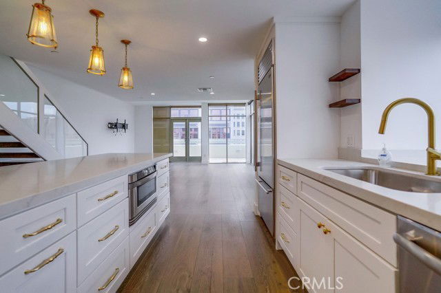 Foto del edificio - 35 N Raymond Ave