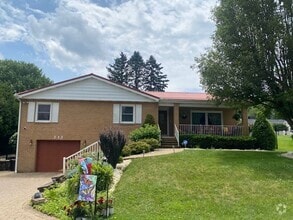 Building Photo - 213 Sunapee Dr