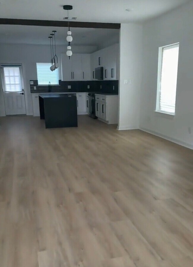 Building Photo - 4916 Tronewood St