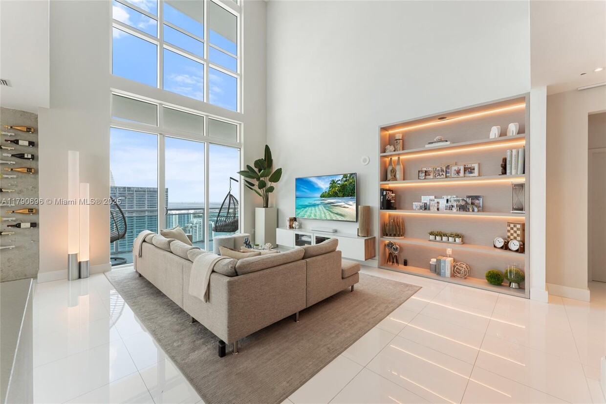 Foto principal - 950 Brickell Bay Dr