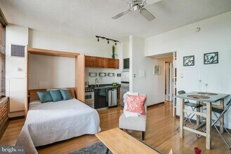 Building Photo - 1615 Q St NW
