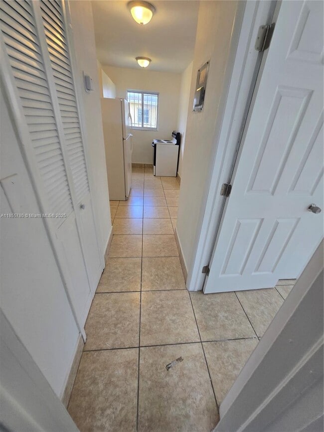 Foto del edificio - 3110 NW 19th Ave