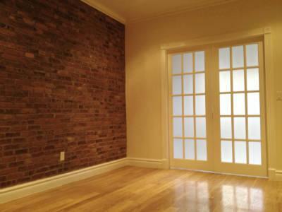 Foto principal - 325 E 5th St