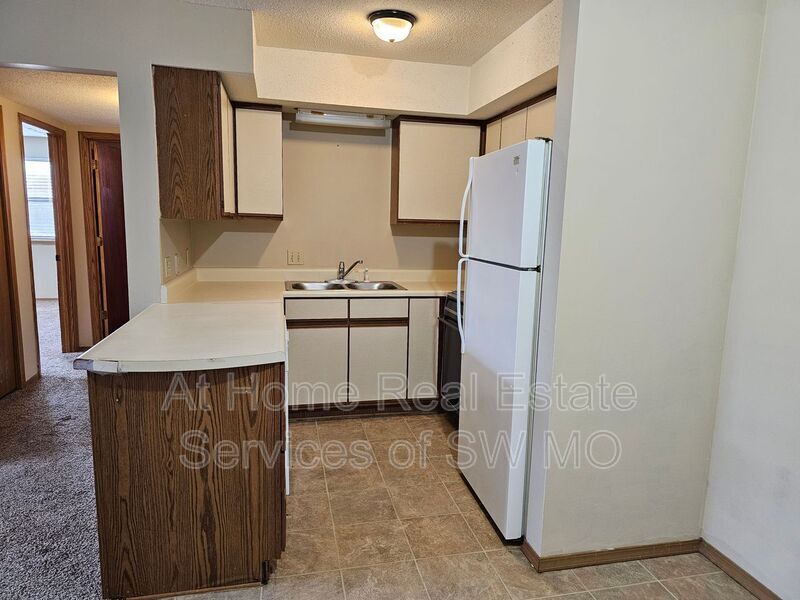 Foto principal - 2850 S Rogers Ave