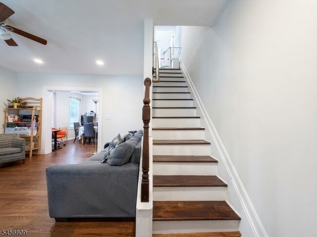 Building Photo - 1047 Jaques Ave