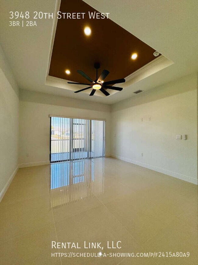 Foto del edificio - 3948 20th St W