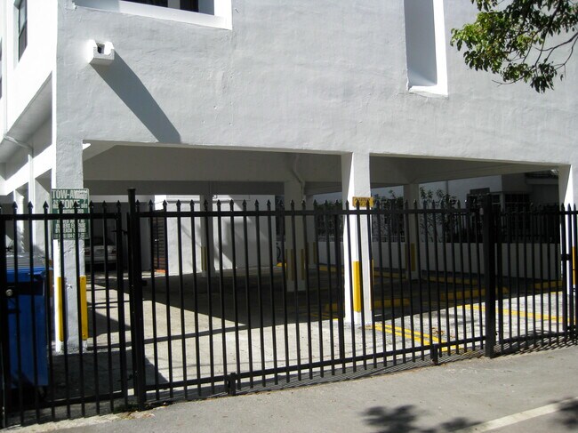 Building Photo - 619 Euclid Ave