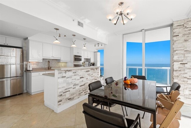 Building Photo - 4775 Collins Ave