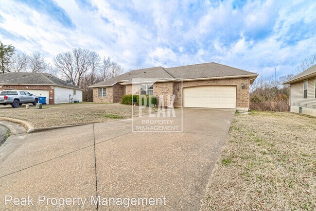 Building Photo - 3 br, 2 bath House - 913 N Evergreen Ave