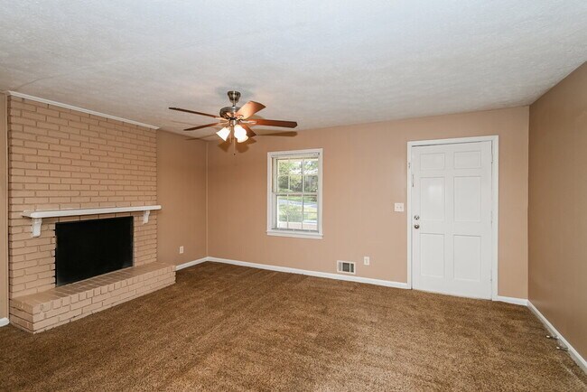 Building Photo - 6490 Executive Dr