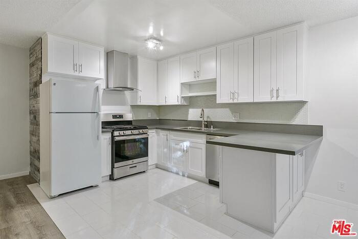 Foto principal - 4724 Walden Cir