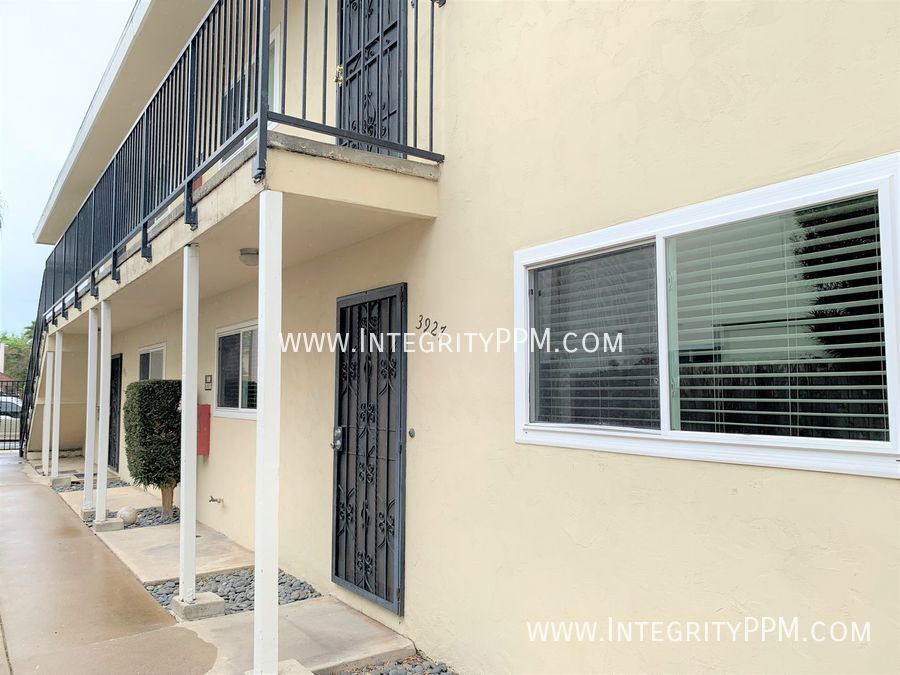 Primary Photo - Crown Point 3 bedroom / 2 Bath - One Block...