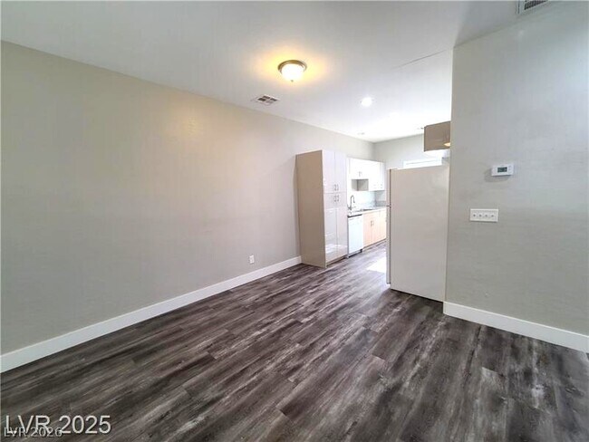 Foto del edificio - 1370 Ogallala St