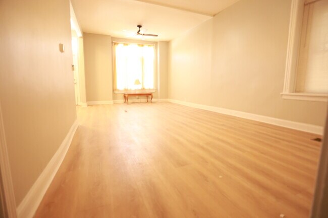 Foto del edificio - 637 W 59th St