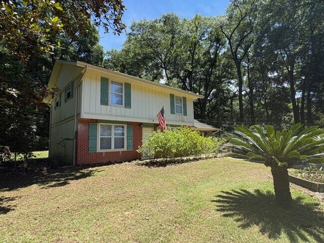Building Photo - 374 N Llyod Street, Crestview, FL 32536