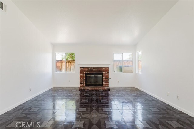 Foto del edificio - 37347 Waterman Ave