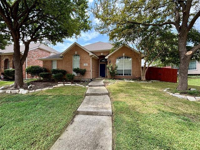 Foto del edificio - 15881 Grove Crest Dr