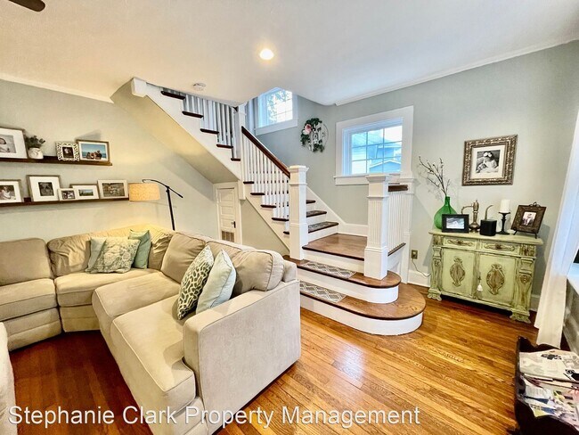 Building Photo - 4 br, 2.5 bath House - 1145 Hanover Avenue