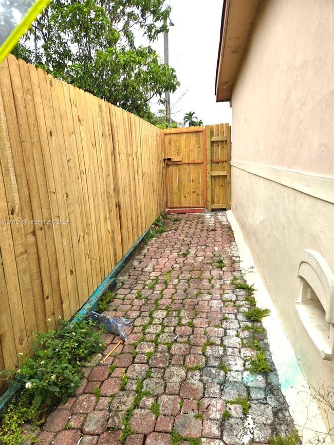 Foto del edificio - 4610 SW 40th St