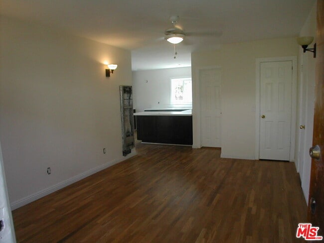 Building Photo - 2221 Ocean Park Blvd