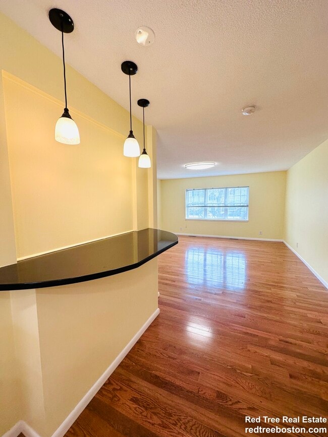 Building Photo - 162 Lake Shore Rd