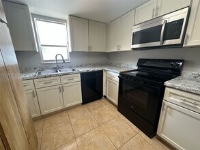 Building Photo - 4159 SW 66th Ln