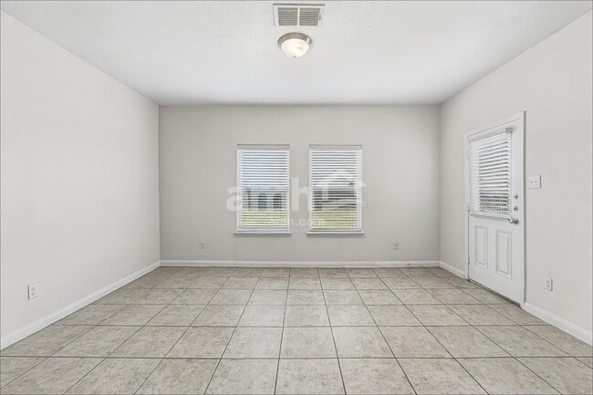 Building Photo - 8960 Blackhaw St