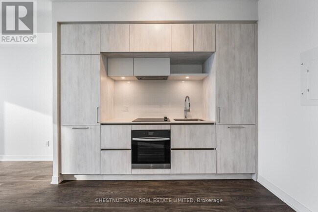 Building Photo - 2 David Eyer Rd