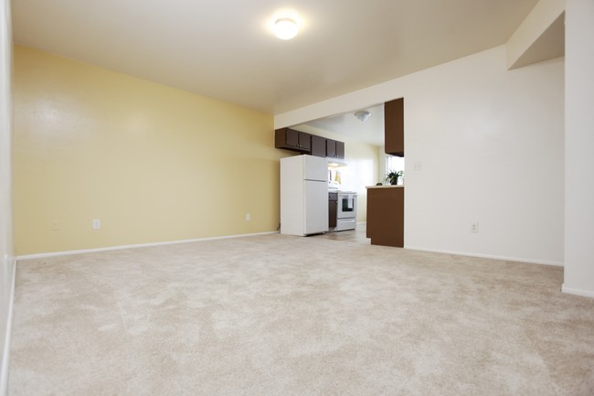 West Building Living Room - Wasatch View Apartments