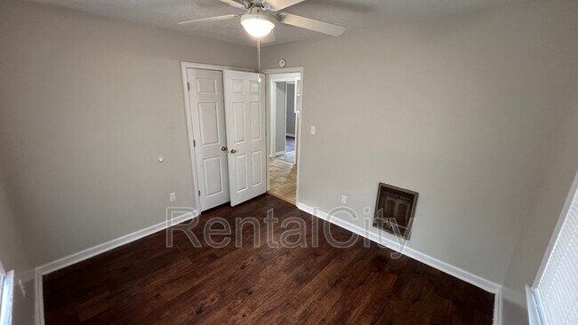 Building Photo - 23 Navy Cir