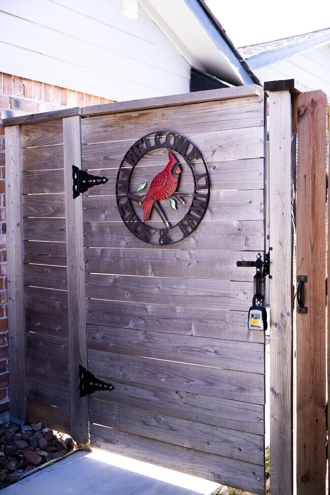 Foto del edificio - 10463 Alcott Dr